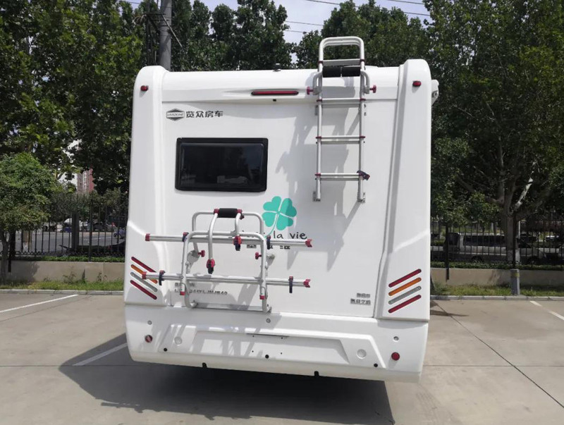 過(guò)幾天沈陽(yáng)特?zé)狒[，這么多房車(chē)