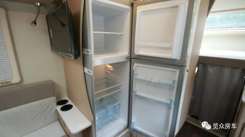 帶老人孩子出行,適合選這款房車 帶老人孩子出行,適合選這款房車