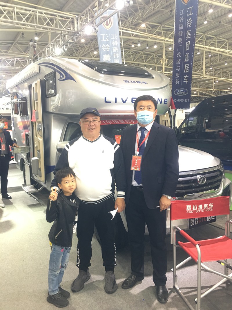 從這選房車的顧客怎么這么多？