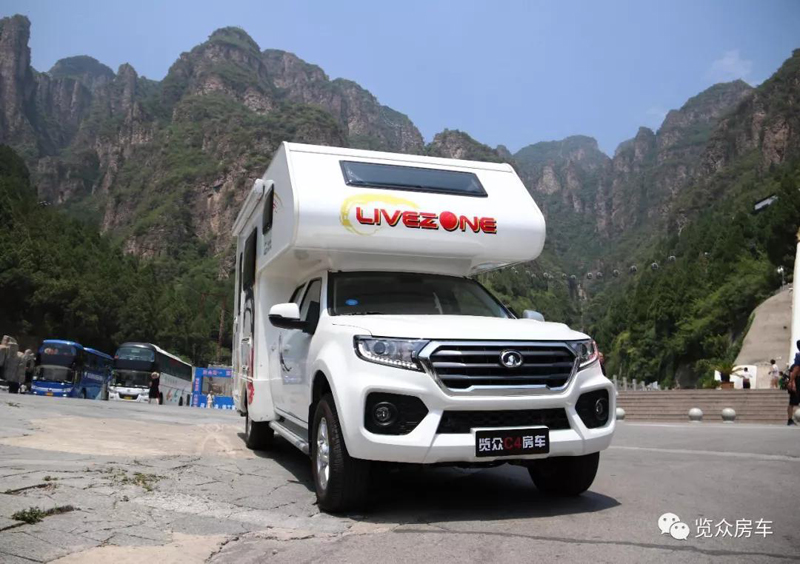 這么大的床，房車上少見，趕緊選