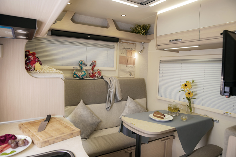 選這輛房車,只為更多山花爛漫 選這輛房車,只為更多山花爛漫