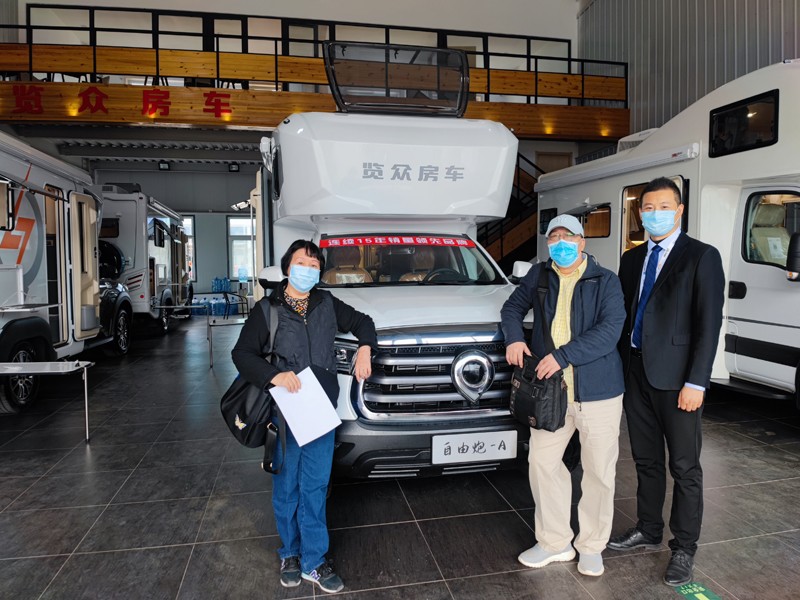 炮營集合，連看自由炮房車